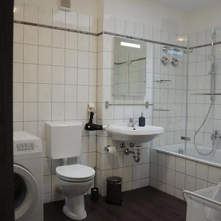 아파트 Moderne Monteurwohnung Mit Dachterrasse Fuer 4 Personen *