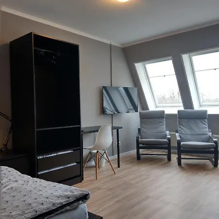 Moderne Monteurwohnung Mit Dachterrasse Fuer 4 Personen 아파트 Schipkau