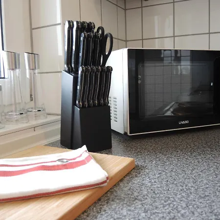 Moderne Monteurwohnung Mit Dachterrasse Fuer 4 Personen 아파트 *