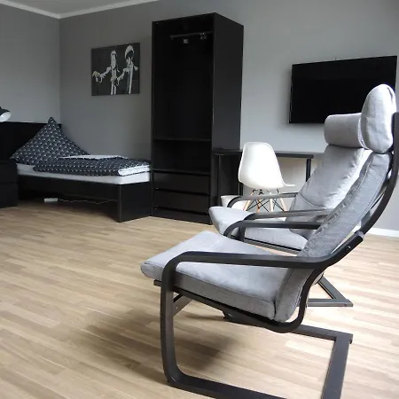Moderne Monteurwohnung Mit Dachterrasse Fuer 4 Personen *